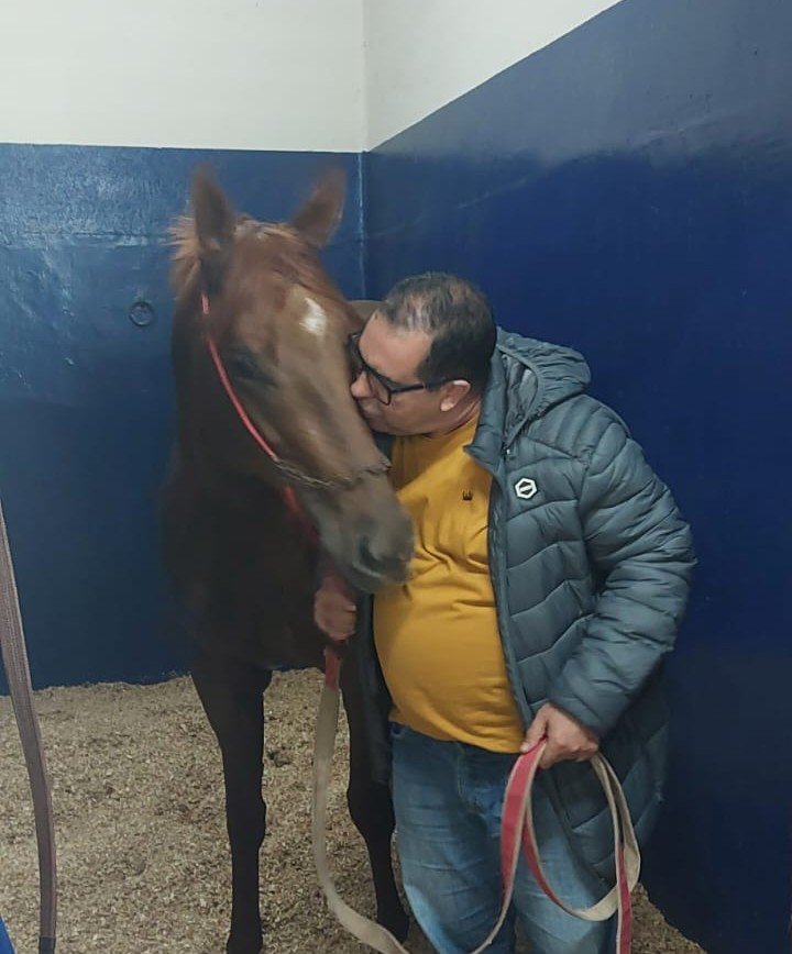 Dr. Marcelo Marcarian Cristófaro e cavalo
